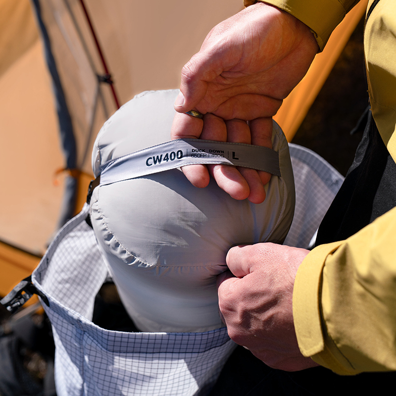 Naturehike péřový spací pytel CW400 vel. L 650FP  - černý